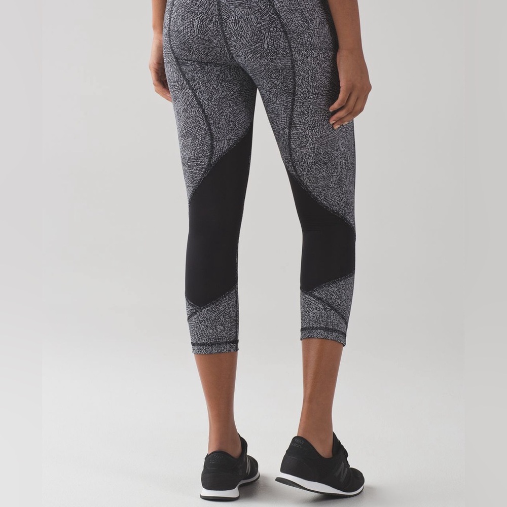 Lululemon Pace Rival Crop Running Activewear Workout Gym Mesh Yoga Run Leggings